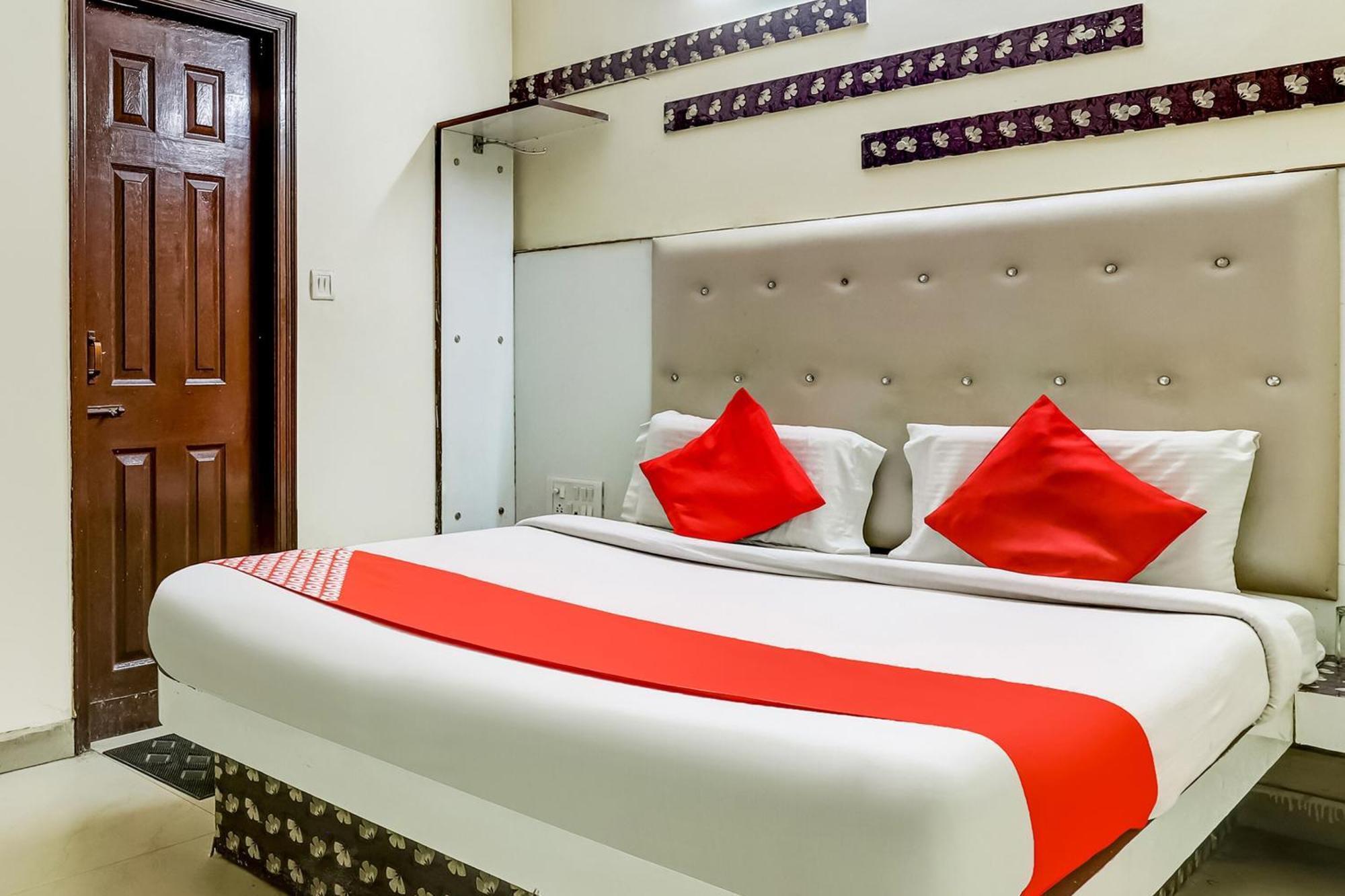 Hotel O Tushar Continental Νέο Δελχί Εξωτερικό φωτογραφία
