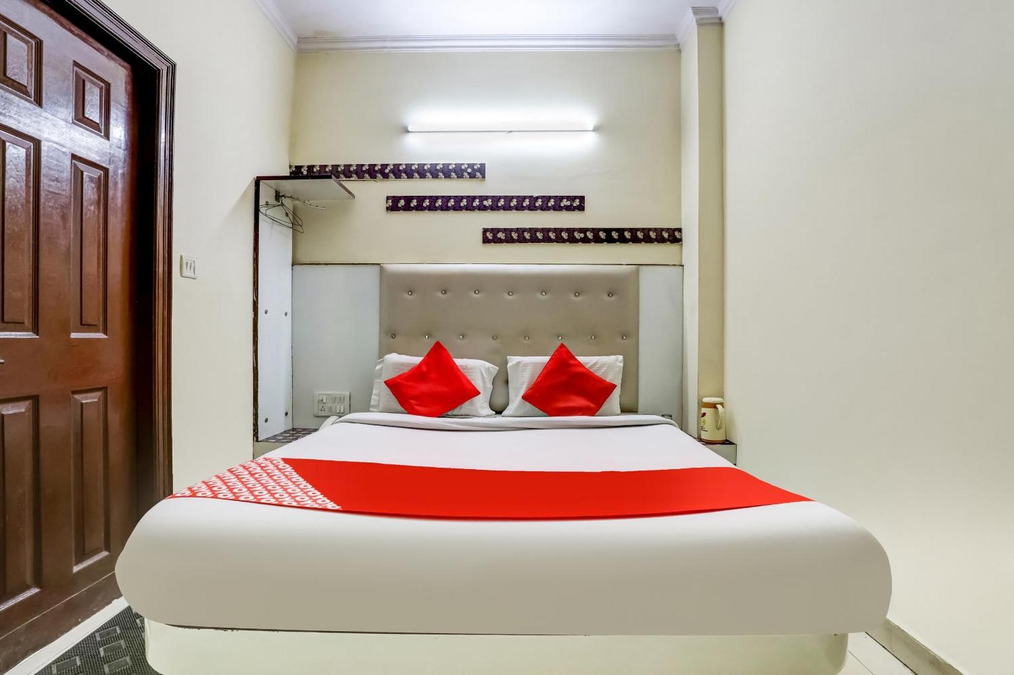 Hotel O Tushar Continental Νέο Δελχί Εξωτερικό φωτογραφία