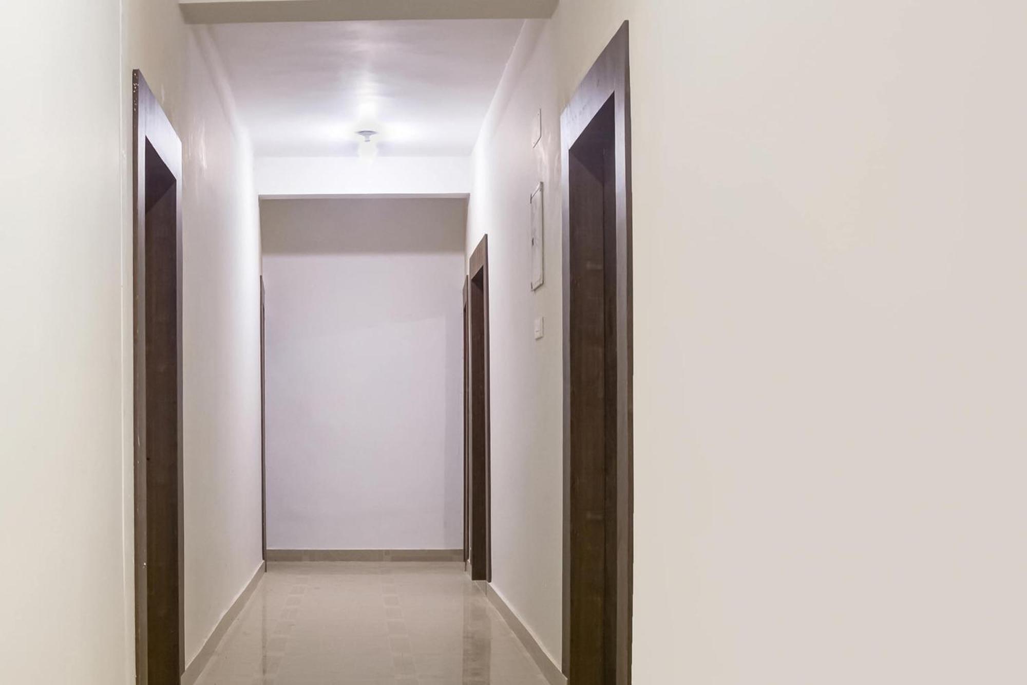 Hotel O Tushar Continental Νέο Δελχί Εξωτερικό φωτογραφία
